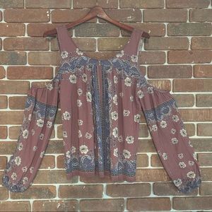 Beautiful flowy, floral top by American Rag